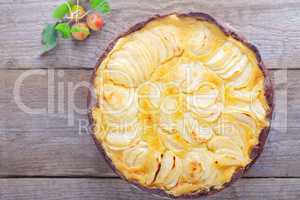 Apple pie with custard