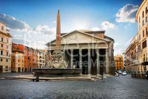 Pantheon on piazza
