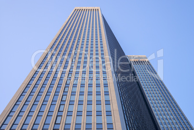 Fassade eines modernen Bürohochhauses in Frankfurt am Main, Deu