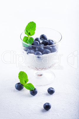 Yogurt with fresh blueberry and muesli