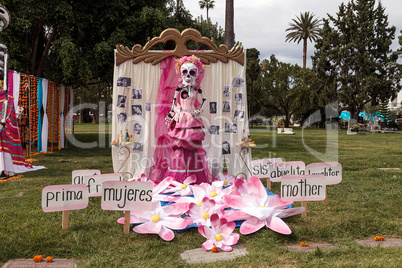 Flower and skeleton alter at Dia de los Muertos