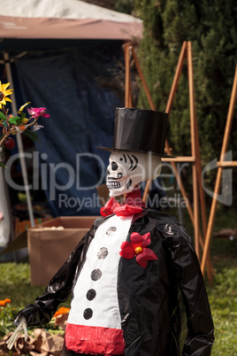 Flower and skeleton alter at Dia de los Muertos