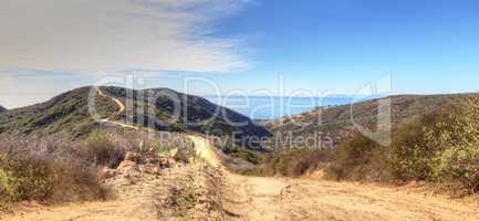 Hiking trail that overlooks the Laguna Beach coastline