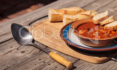 Seafood cioppino with French bread