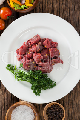 Diced beef and ingredients
