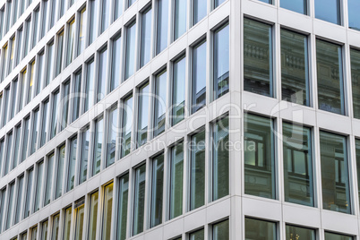 Abstrakte Fassade eines modernen Bürogebäudes in Hamburg, Deut