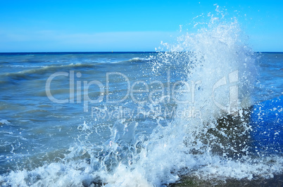 Powerful waves of the sea foam