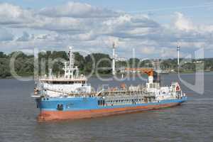 Baggerschiff auf der Elbe bei Hamburg, Deutschland