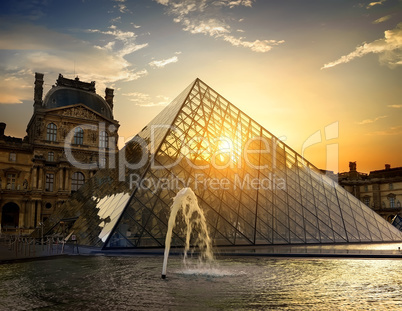 Fountain of Louvre