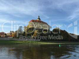 Hirschstein über der Elbe