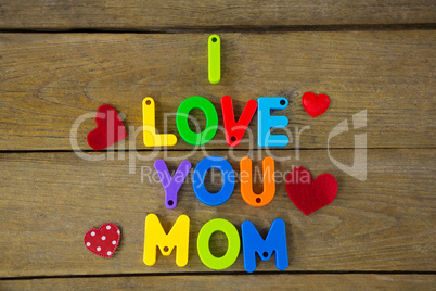 I love you mom message with red hearts