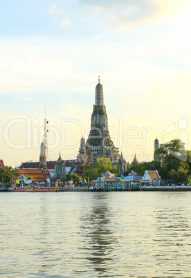Wat Arun, the Temple of Dawn, stands on the Chao Phraya river in