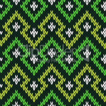 Knitting seamless geometric pattern