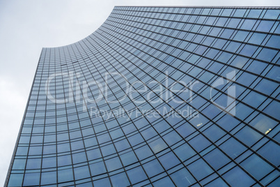 Fassade eines modernen Bürohochhauses in Frankfurt am Main, Deu