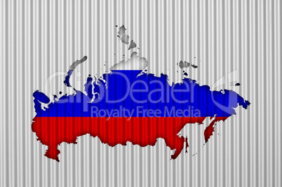 Karte und Fahne von Russland auf Wellblech