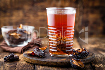 Prune drink, dried plums extract, fruits beverage