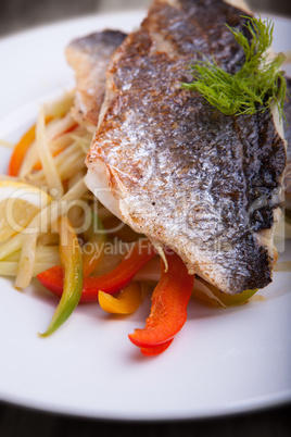 Fillet of sea bream with fennel and pepper
