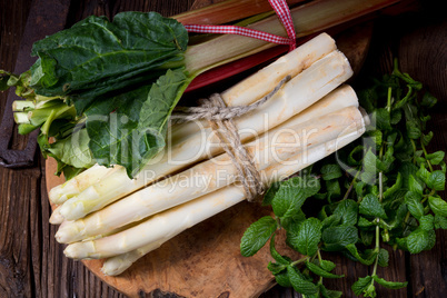 White asparagus and rhubarb