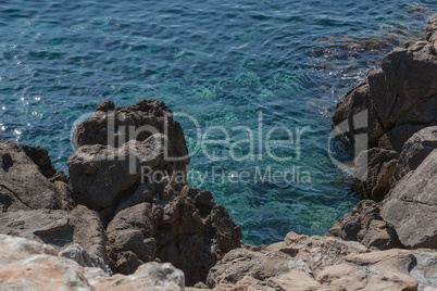 Kleiner Felsen im Mittelmeer