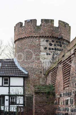 Stadtmauer von Zons mit dem Krötschenturm