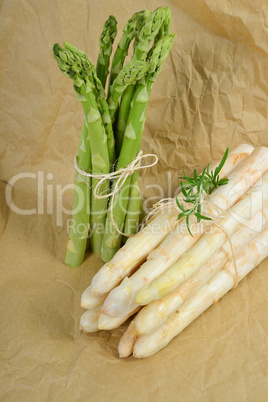 weißer und grüner Spargel