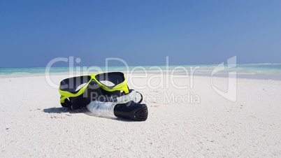 v02219 Maldives beautiful beach background white sandy tropical paradise island with blue sky sea water ocean 4k snorkel mask