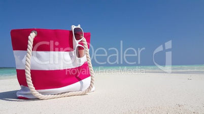 v02943 Maldives beautiful beach background white sandy tropical paradise island with blue sky sea water ocean 4k picnic bag sunglasses