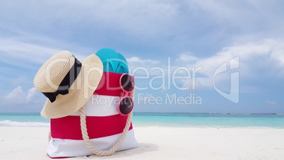 v02963 Maldives beautiful beach background white sandy tropical paradise island with blue sky sea water ocean 4k hat picnic bag sunglasses