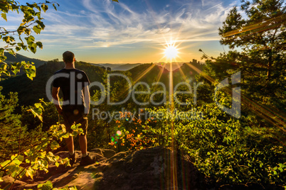 Sonnenuntergang über Trifels