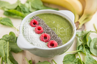 Grüne Smoothie Bowl