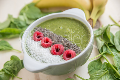 Grüne Smoothie Bowl