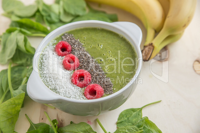 Grüne Smoothie Bowl