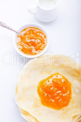 Crispy crepes with apricot jam