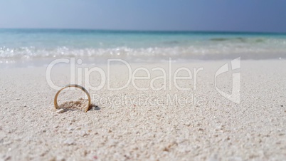 v01061 Maldives beautiful beach background white sandy tropical paradise island with blue sky sea water ocean 4k gold wedding ring