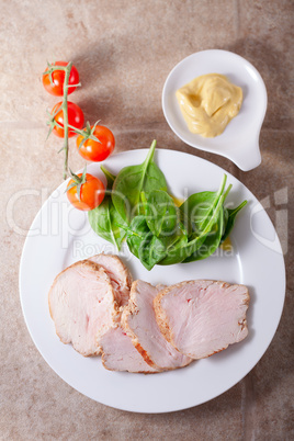 Turkey breast with green salad