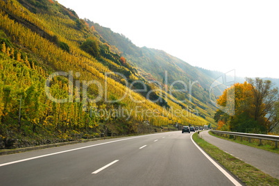 B53 an der Mosel im Herbst