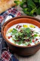 Yoghurt soup with mint
