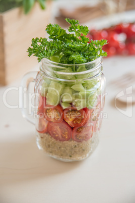 Quinoa Salat im Glas