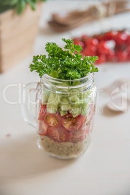 Quinoa Salat im Glas