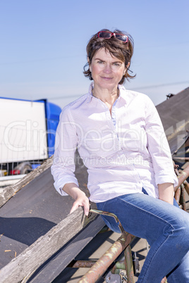 Farmer at the conveyor belt