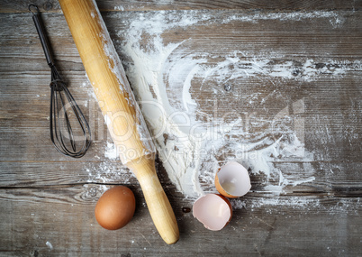 Eggs, rolling, whisk