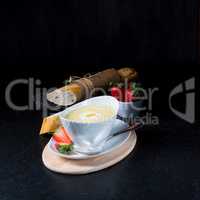 Asparagus cream soup with egg