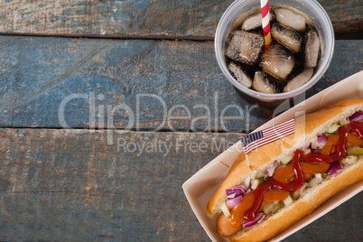 Hot dog and cold drink on with 4th july theme