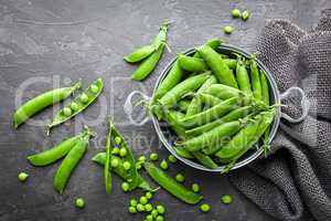 Fresh green peas