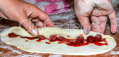 The hands of the confectioner