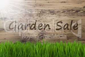 Sunny Wooden Background, Gras, Text Garden Sale