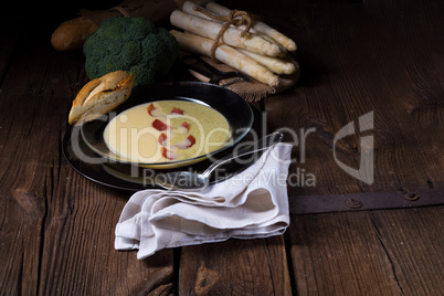 Asparagus broccoli cream soup