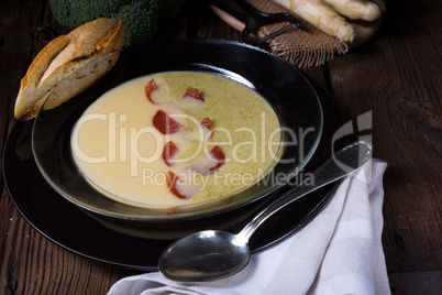 Asparagus  broccoli cream soup