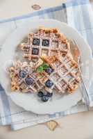 Belgische Waffeln mit Heidelbeeren