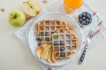 Belgische Waffeln mit Heidelbeeren Belgische Waffeln mit Heidelbeeren